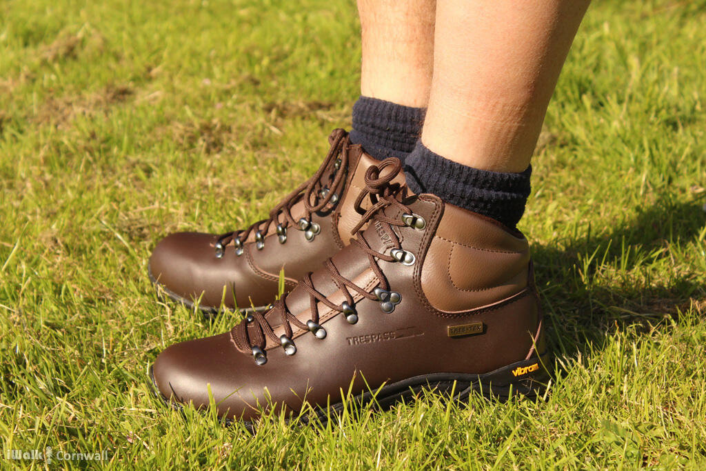 Review of Trespass Walker Boots