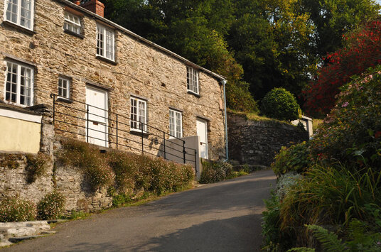 Lane to the Hall Walk