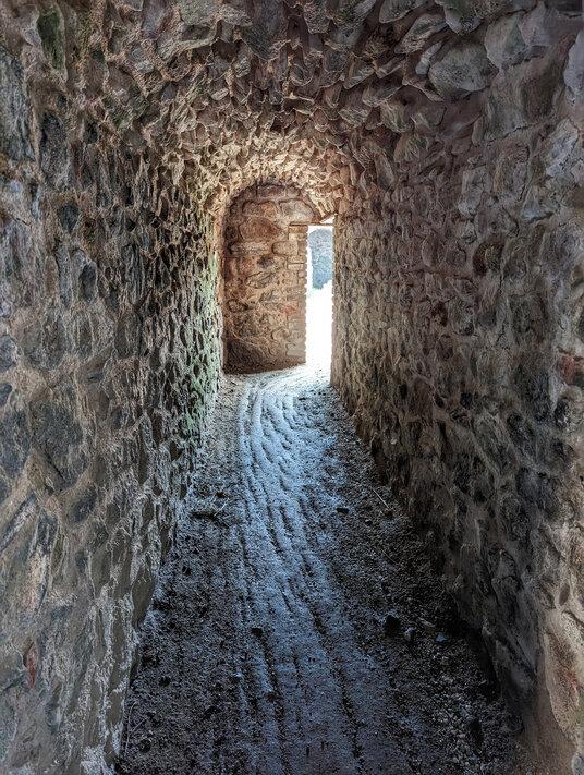 Flue in the arsenic labyrinth