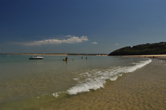 View along Carbis Bay