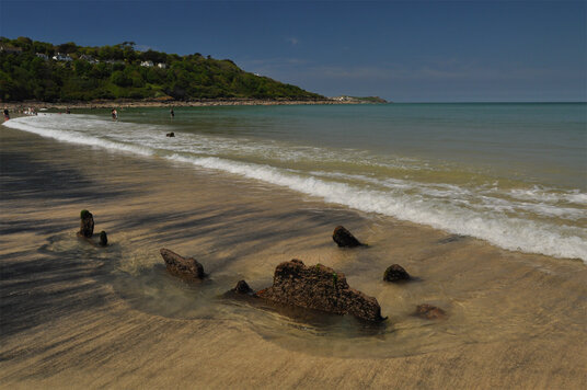 Wreck in the centre of the bay