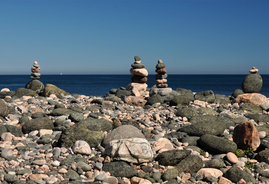 Cairns at Carleon Cove
