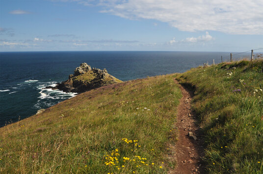 Coast path to Gurnard's Head