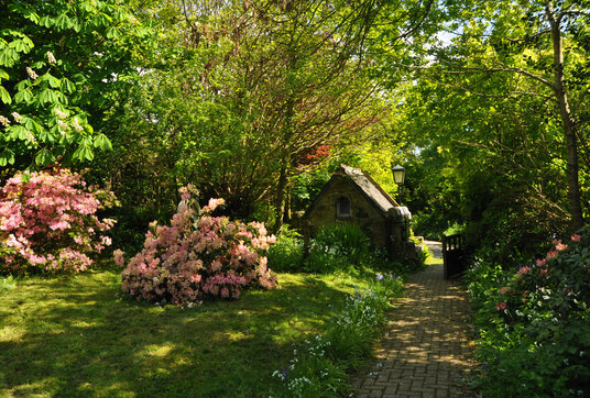 Exit from the churchyard