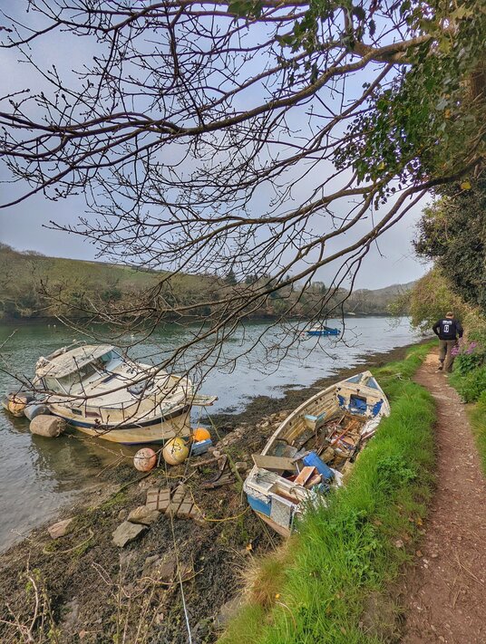 Path along the creek at Coombe