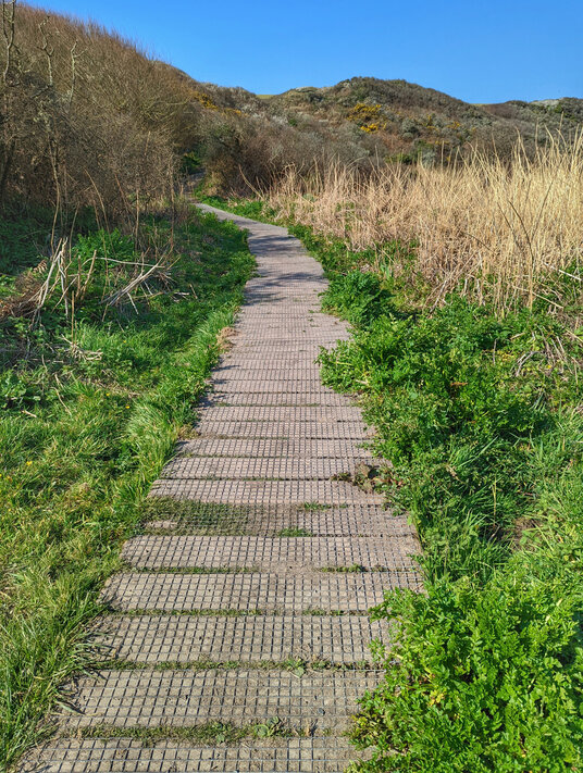 Walkway near Cury