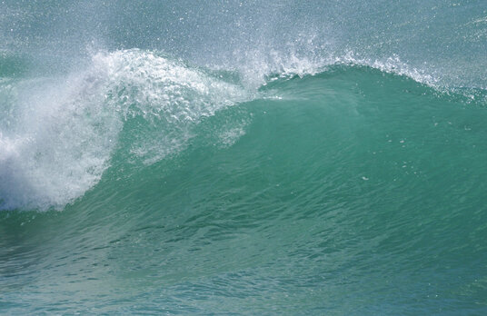 Waves at Downas Cove