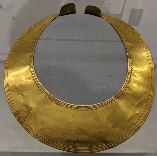 Lunulae from Haryln Bay