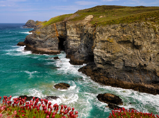 Faulted rocks around Hoblyn Cove