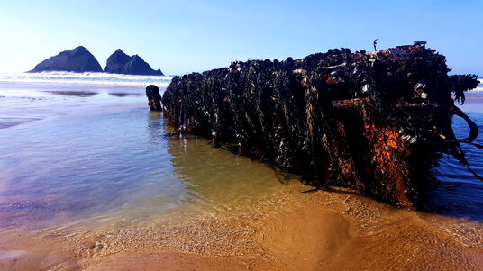 Shipwreck at Holywell Bay
