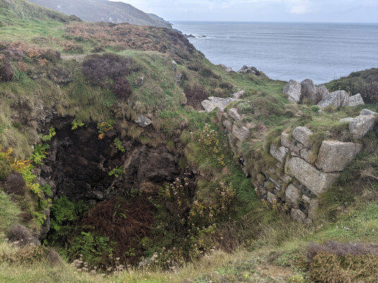 Remains of an engine house on Hor Point