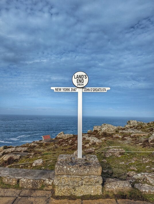 Land's End 2024 signpost
