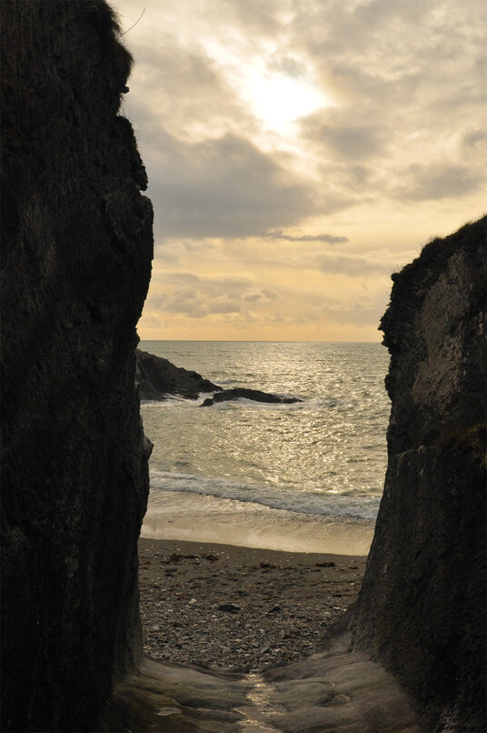 Cart track to Lansallos Cove