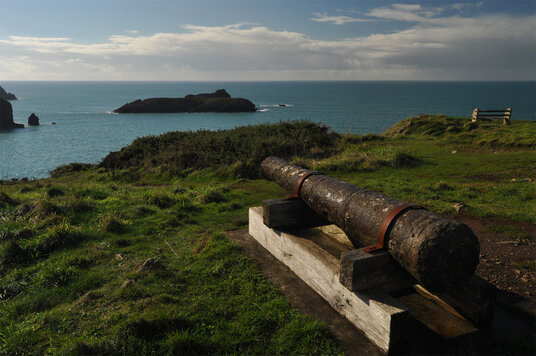 Cannon near the Hotel