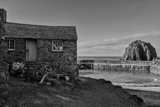 Mullion fishing hut