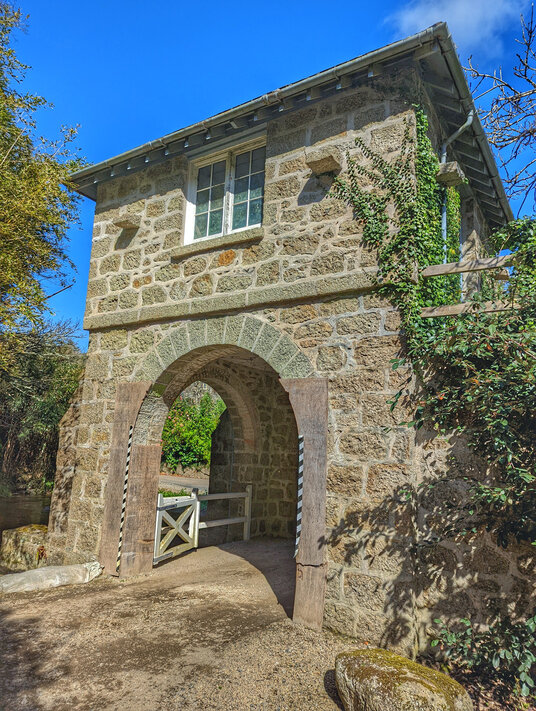 Gatehouse in Penberth