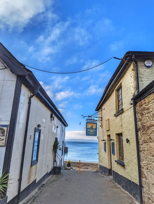 Path down to Polkerris beach
