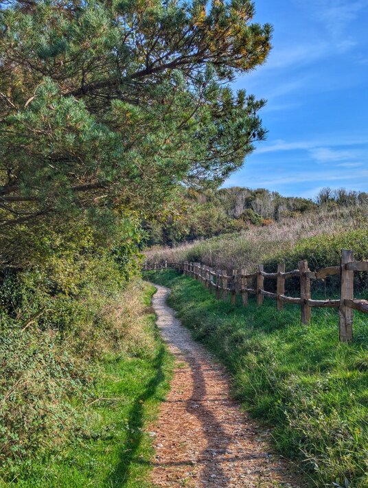 Footpath to Porth Farm