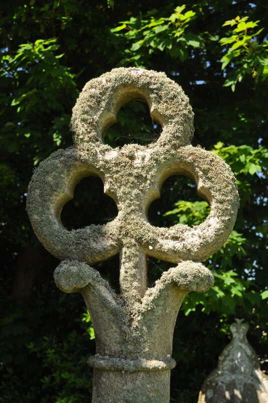 Cross in St Issey churchyard