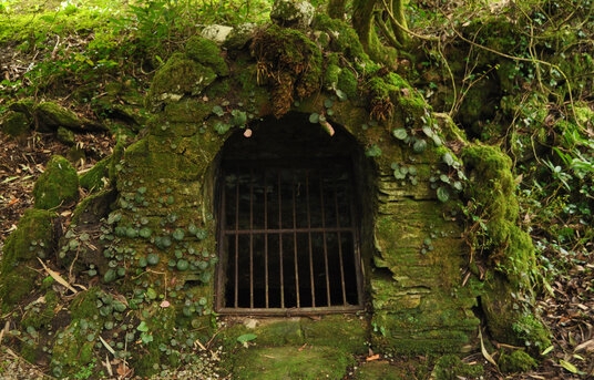 Well in St Just churchyard