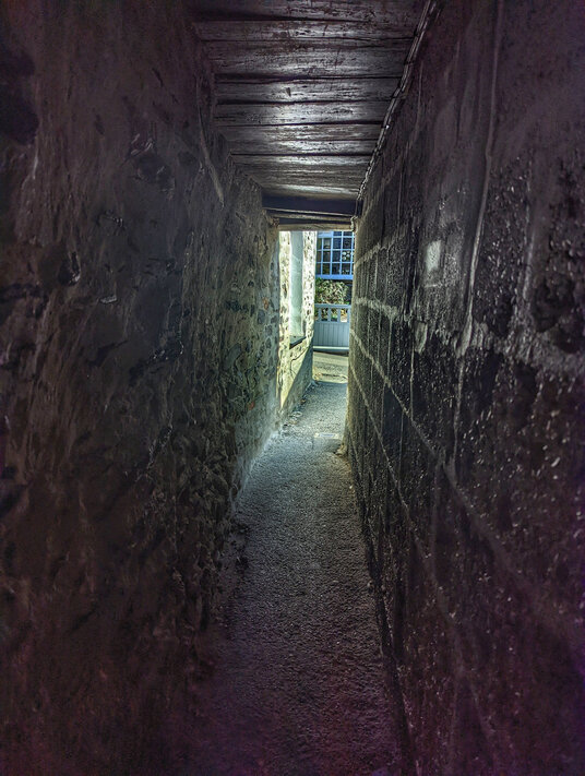 Temple Bar (aka Squeeze-ee-Belly Alley)