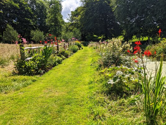 Footpath near Trethin