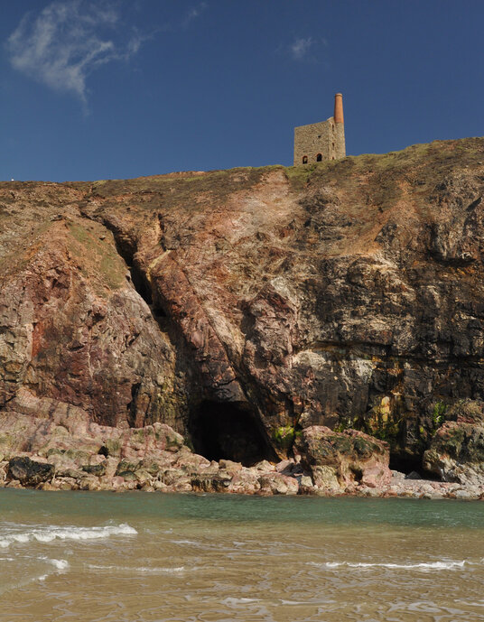 Vugga Cave on Chapel Porth