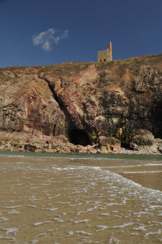 Vugga Cave on Chapel Porth