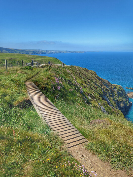 Coast path to Dannonchapel